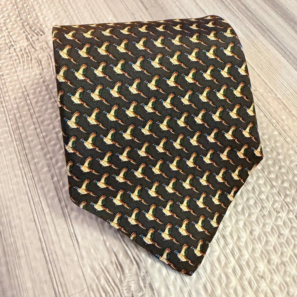 Museum Artifacts 100% Silk Tie Green Flying Pheasant Bird Hunting Outdoorsmen